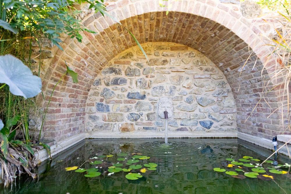 Villa Privata Con Piscina A Riparbella 卡斯泰里那马里提玛 外观 照片