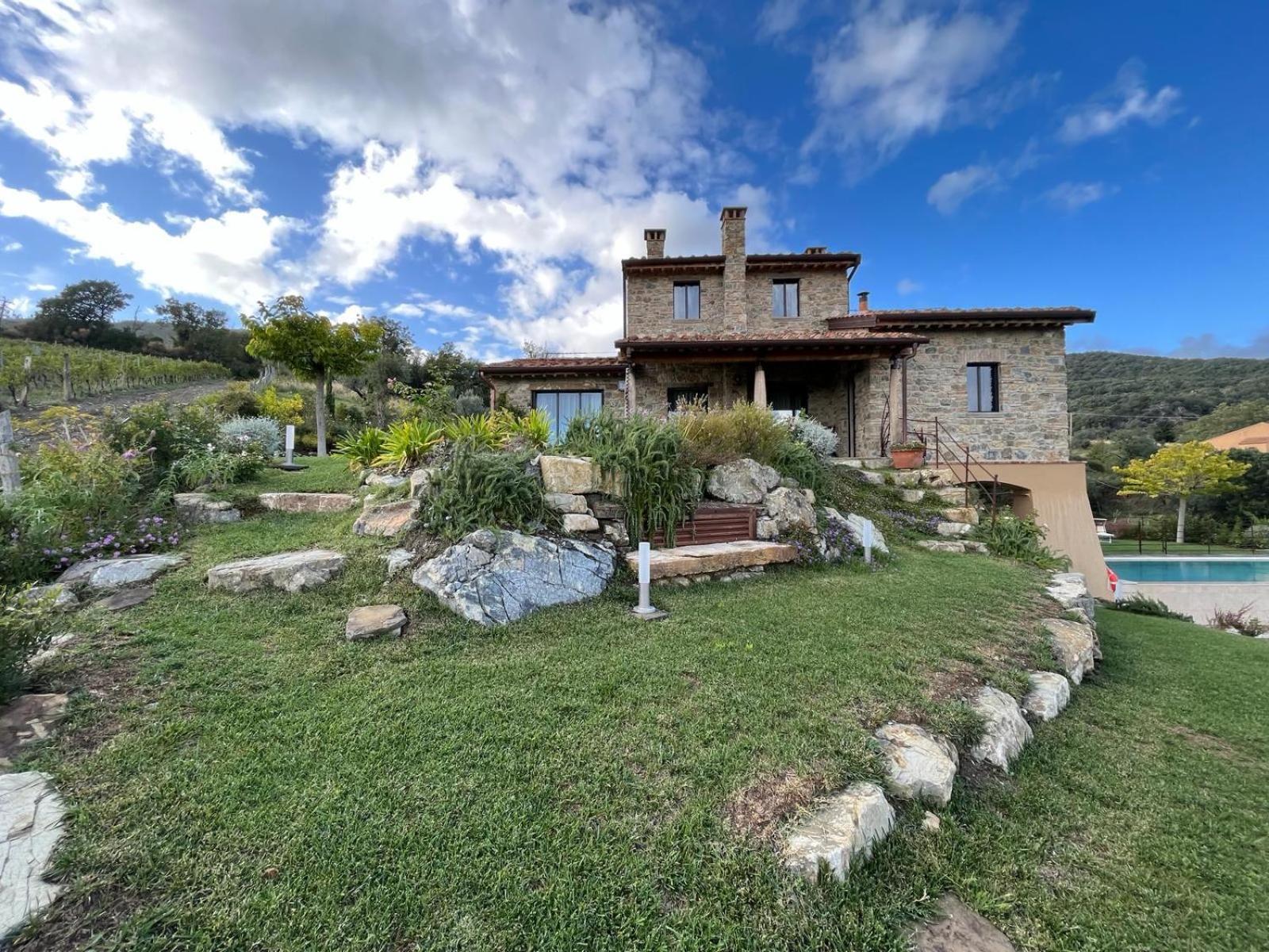 Villa Privata Con Piscina A Riparbella 卡斯泰里那马里提玛 外观 照片