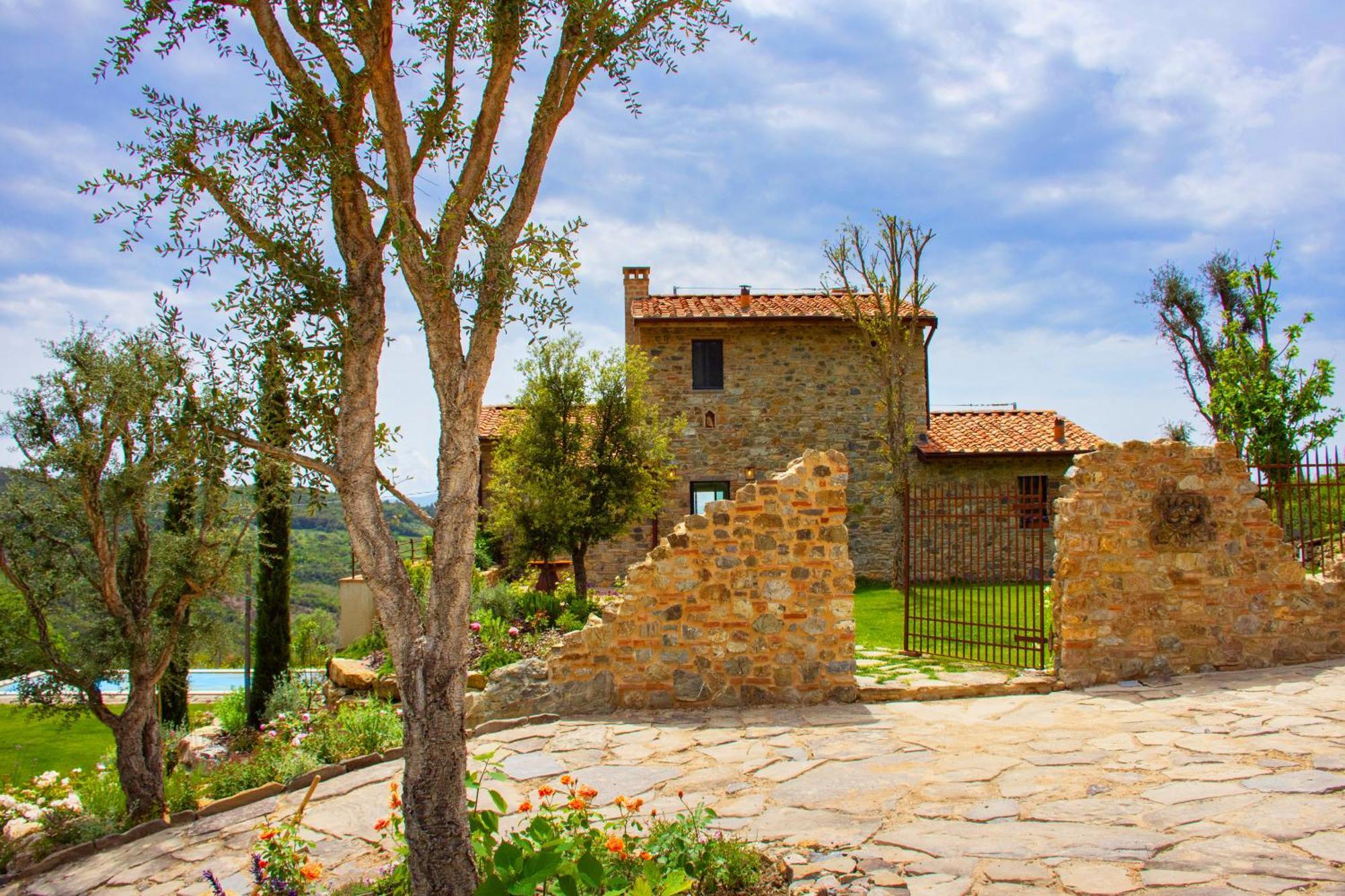 Villa Privata Con Piscina A Riparbella 卡斯泰里那马里提玛 外观 照片